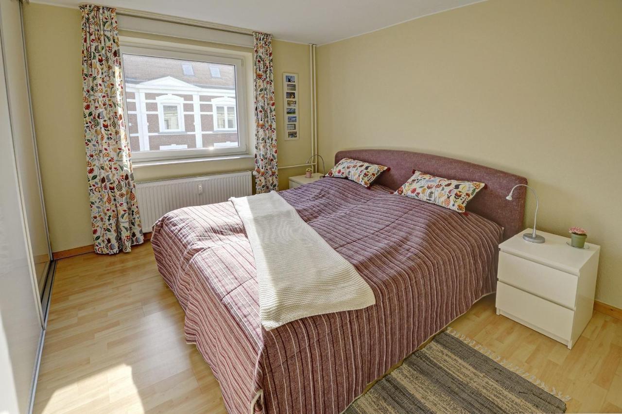 Fewo1846 - Bellevue - Sonnige 2-Zimmer-Wohnung Mit Balkon Und Hafenblick เฟลนส์บวร์ก ภายนอก รูปภาพ